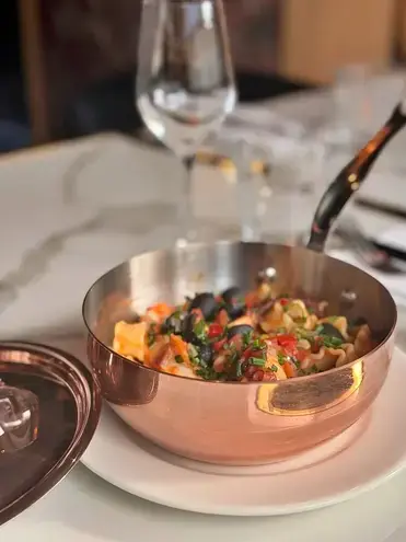 bistrot à place Saint-Germain - image 4