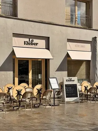 restaurant terrasse place Saint-Germain-5